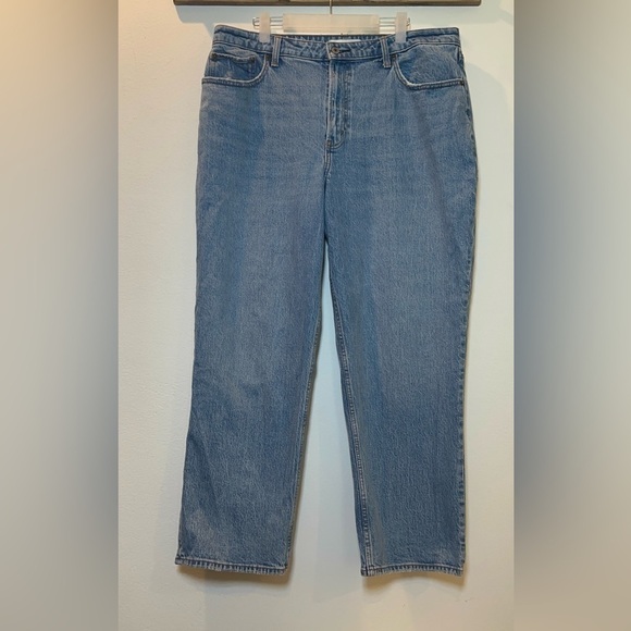 Abercrombie & Fitch Denim - Abercrombie and Fitch the vintage straight high-rise curve love size 33